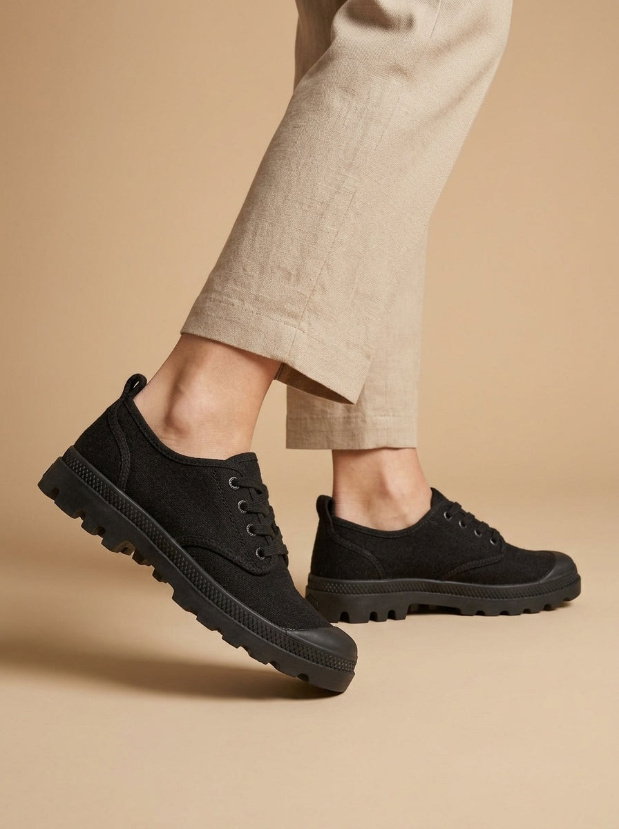 Женские черные текстильные кеды AIGLE на шнуровке